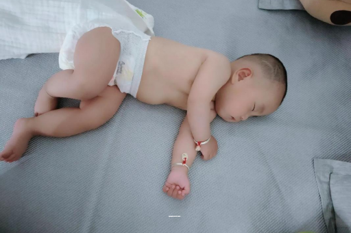 湘西宝宝偏头怎么纠正